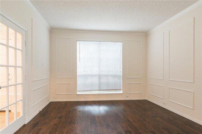 Building Photo - 2108 Monticello Cir