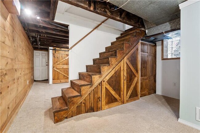 Building Photo - 414 Fisk St