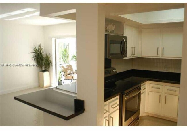 Building Photo - 2451 SW 82nd Ave