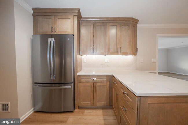 Building Photo - 335 Paoli Pointe Dr