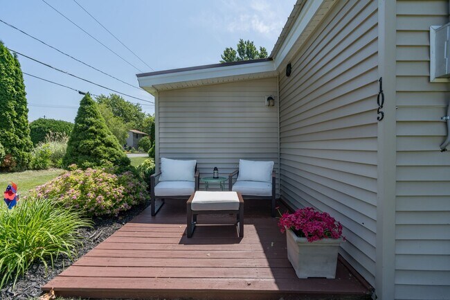 Building Photo - **Furnished Winter Rental** - Sackets Harbor