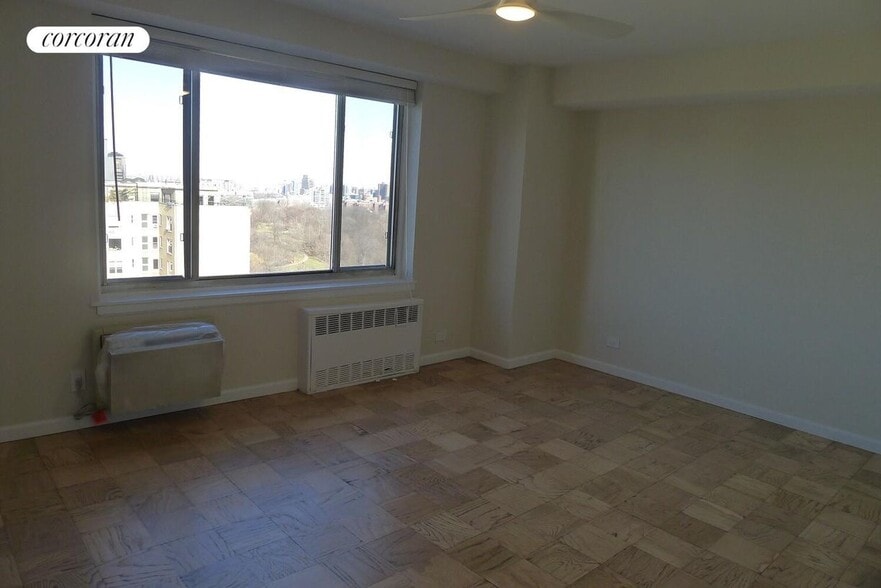 Building Photo - 400 Central Prk W