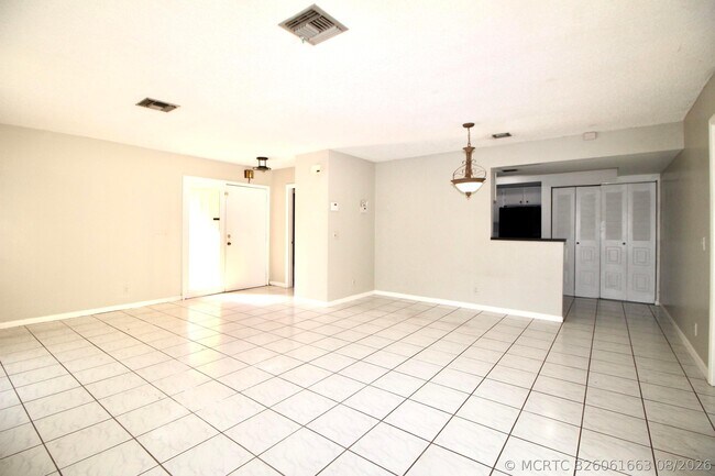 Building Photo - 6287 Scotch Pine Ln