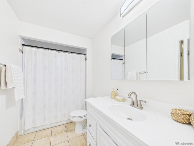 Building Photo - 4603 S Dudley St