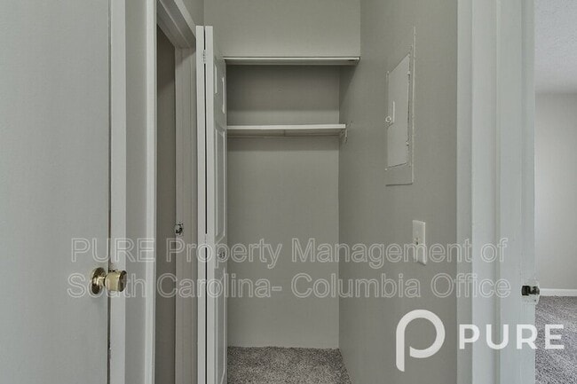 Building Photo - 1323 Old Manor Rd