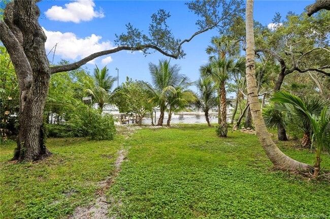Building Photo - 659 SE St Lucie Blvd