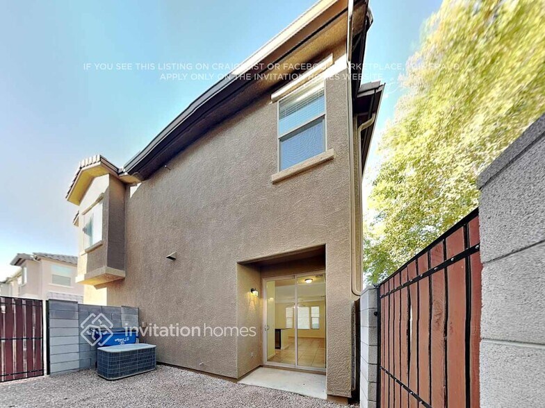 Building Photo - 1447 S Colt Dr