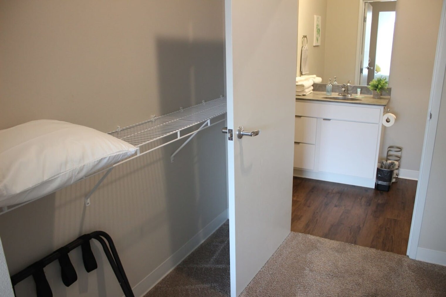 Building Photo - 4415 Lincoln Way