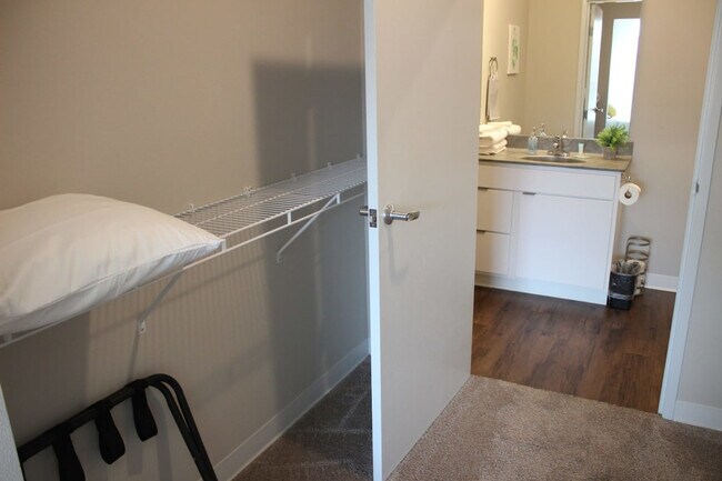 Building Photo - 4415 Lincoln Way