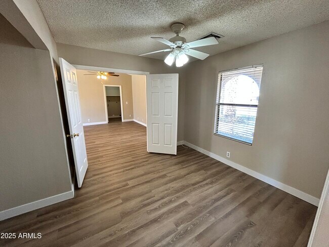 Building Photo - 6361 W Onyx Ave