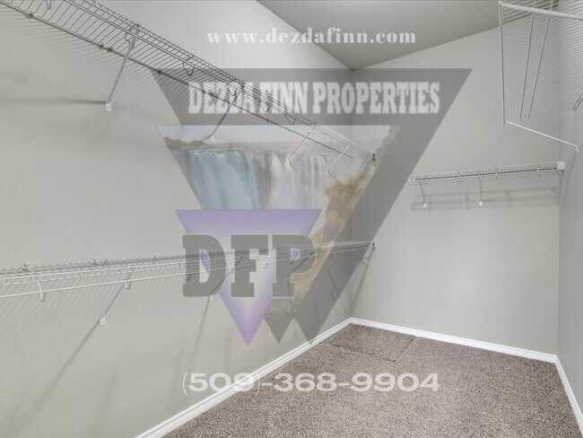 Building Photo - Country Living, Minutes to FAFB! 4 Bed, 2 ...