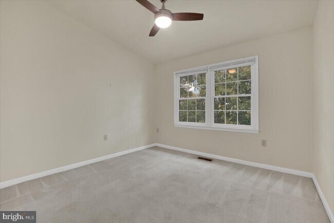 Building Photo - 2904 Oakton Crest Pl