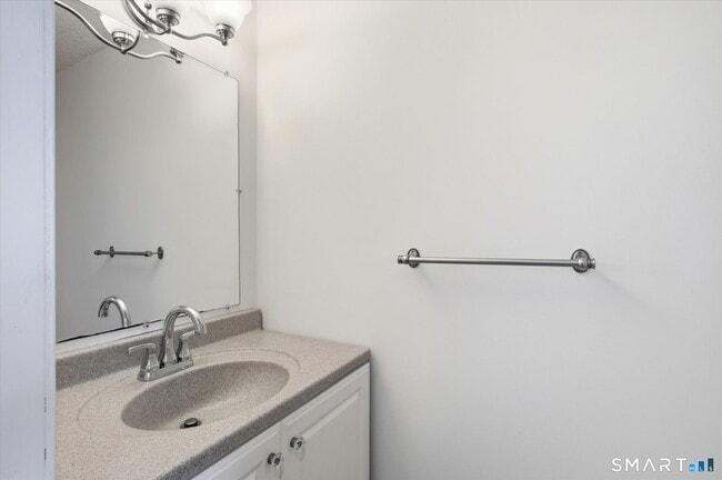 Building Photo - 83 Hilltop Dr