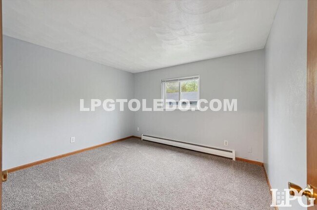 Building Photo - 3320 Arlington Ave
