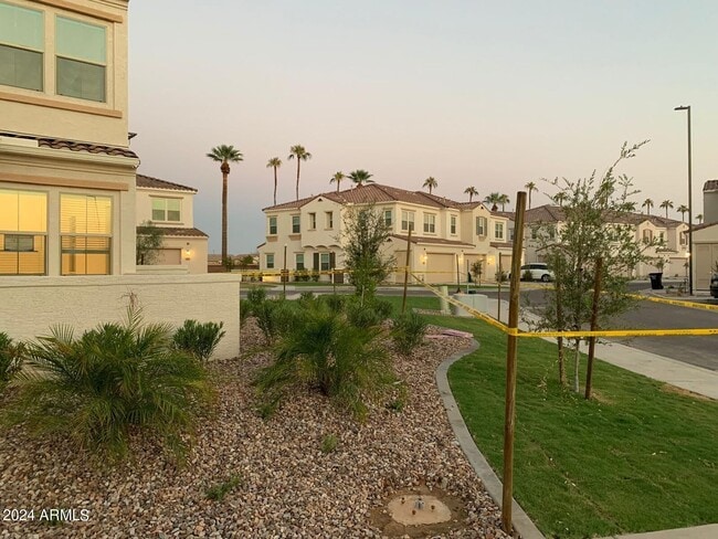 Building Photo - 4077 S Sabrina Dr