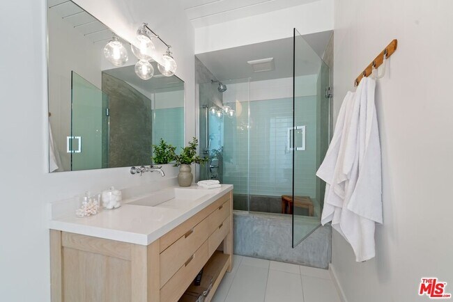 Building Photo - 23701 Harbor Vista Dr