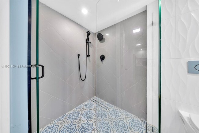 Building Photo - 1200 NE Miami Gardens Dr