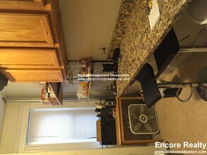 Building Photo - 17-19 Washington St. Unit 309