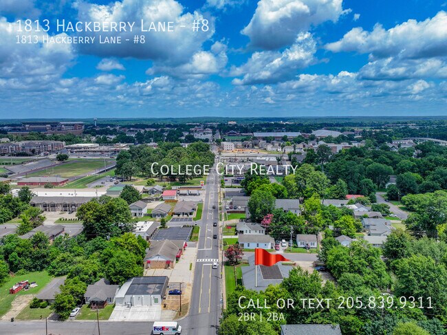 Building Photo - 1813 Hackberry Ln