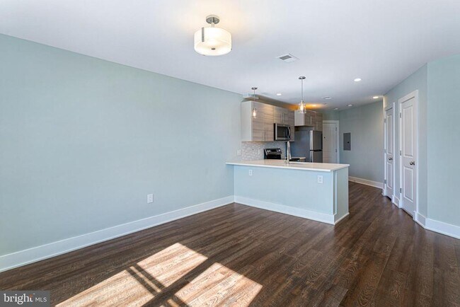 Primary Photo - 1219 K St NE