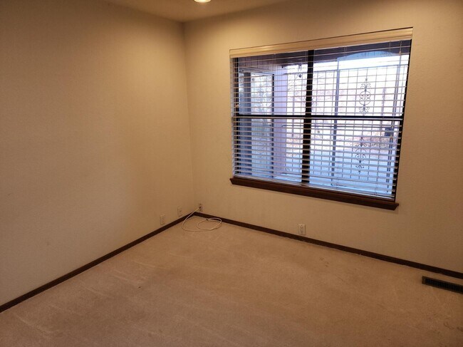 Building Photo - 9335 Admiral Lowell Pl NE