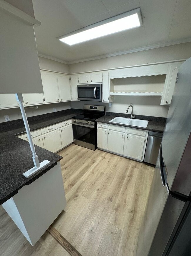 Building Photo - 3-Bedroom, 3-Bathroom Home - Close to Winthrop Coliseum, Shopping