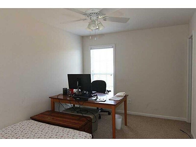 Building Photo - 203 Glenwood Dr