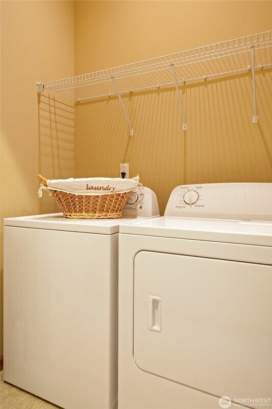 Building Photo - 1027 NE 123rd St