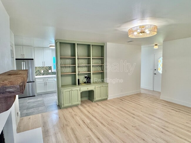 Building Photo - 3224 Little John Dr