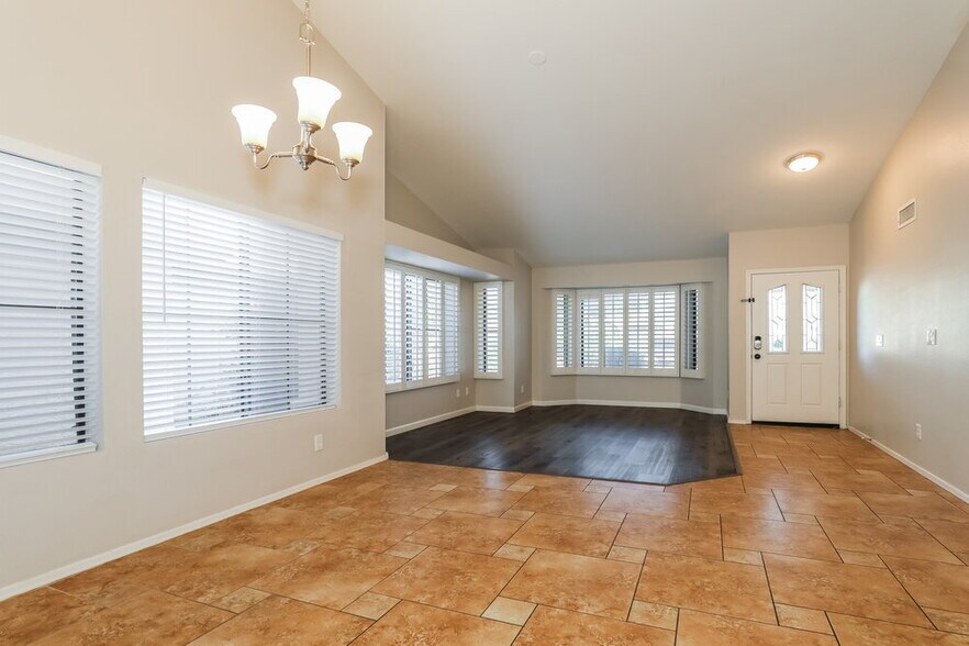 Building Photo - 7519 W Sequoia Dr