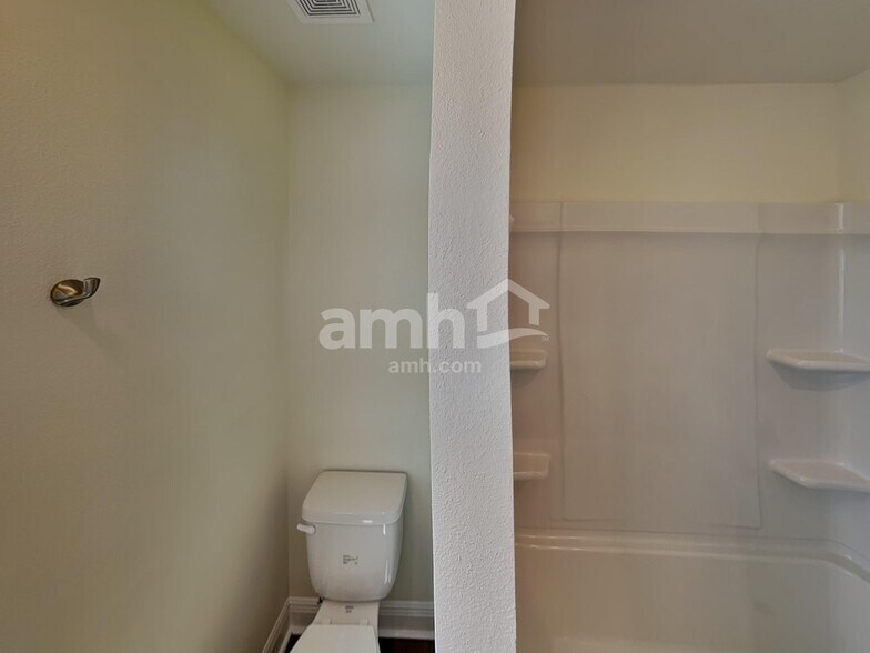 Building Photo - 1887 Crooked Crk St