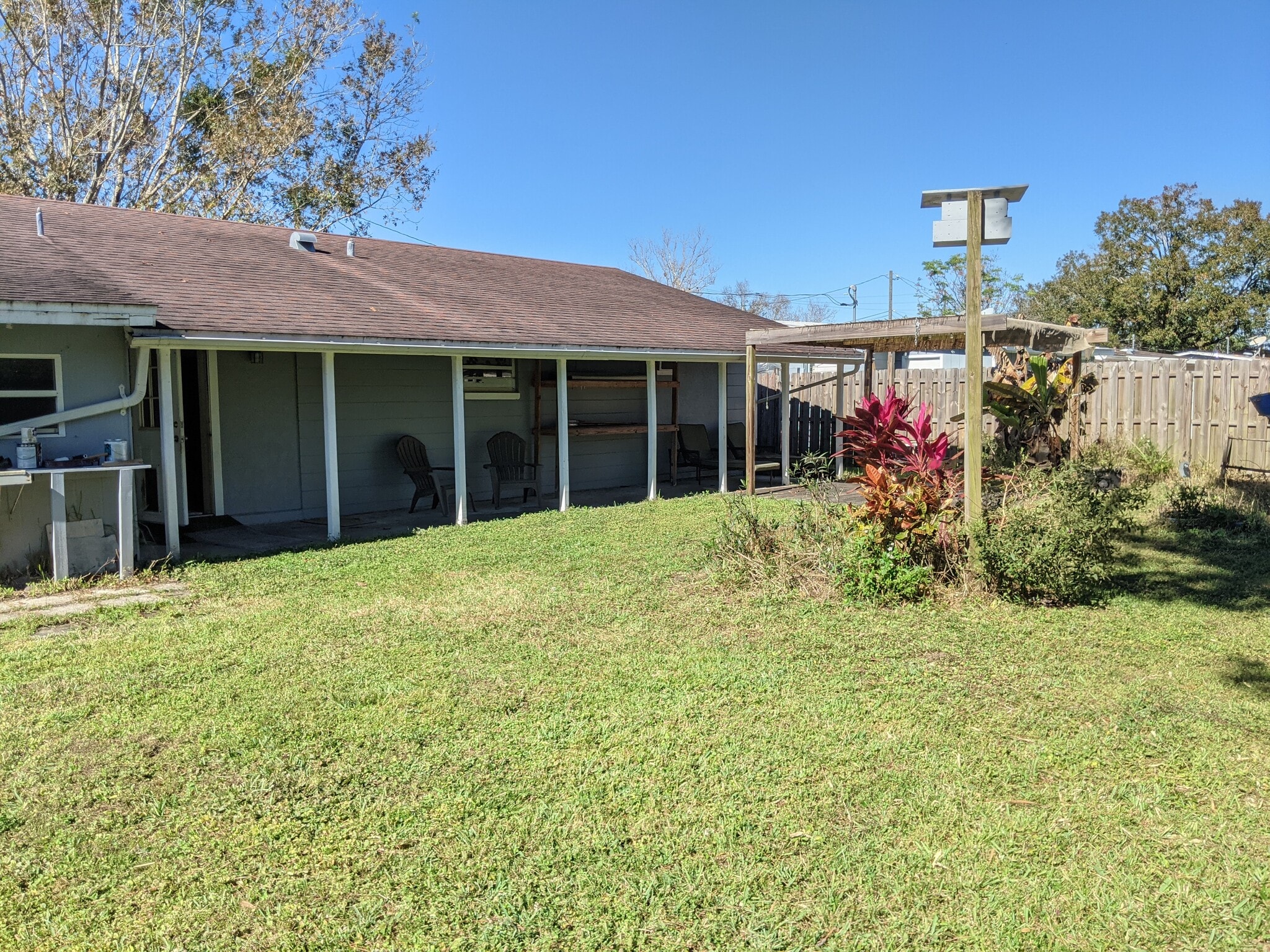 Building Photo - 2601 Bonneville Dr