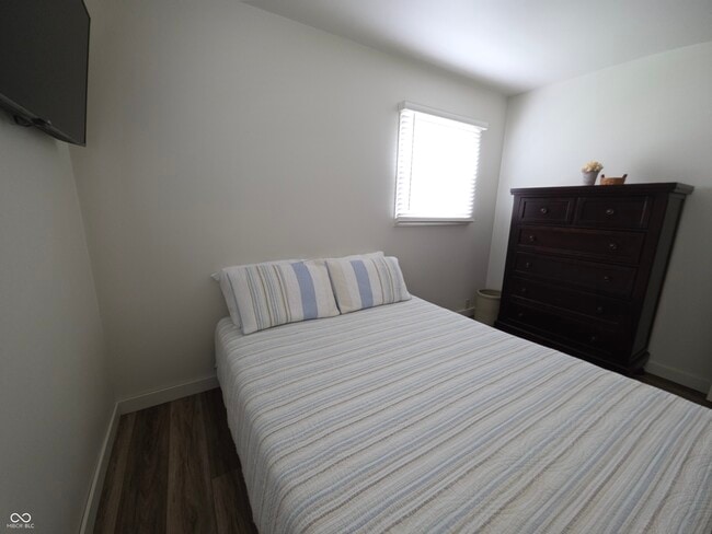 Building Photo - 806 Harney Dr