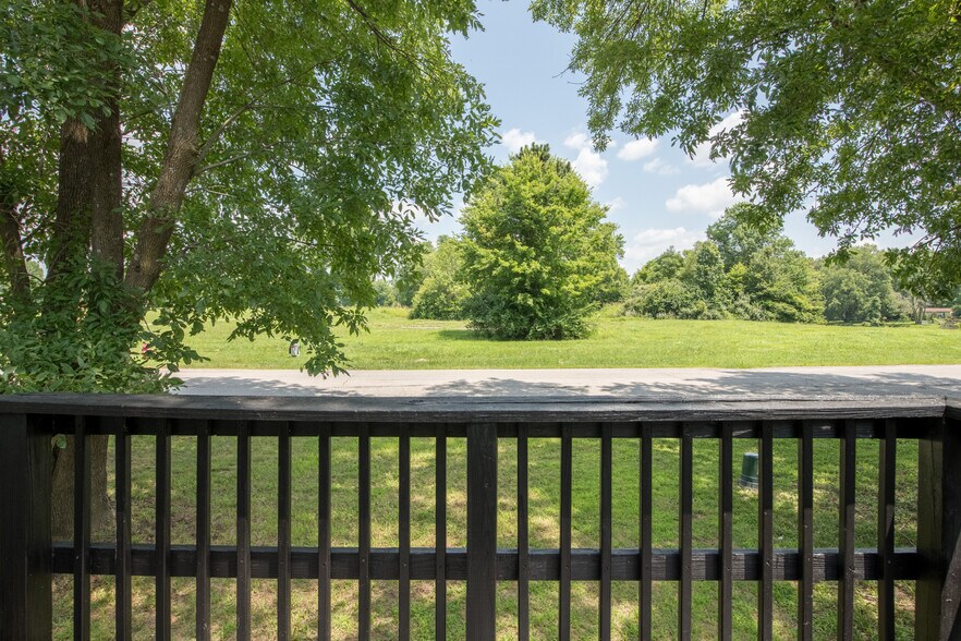 Building Photo - 11 Carriage Lane