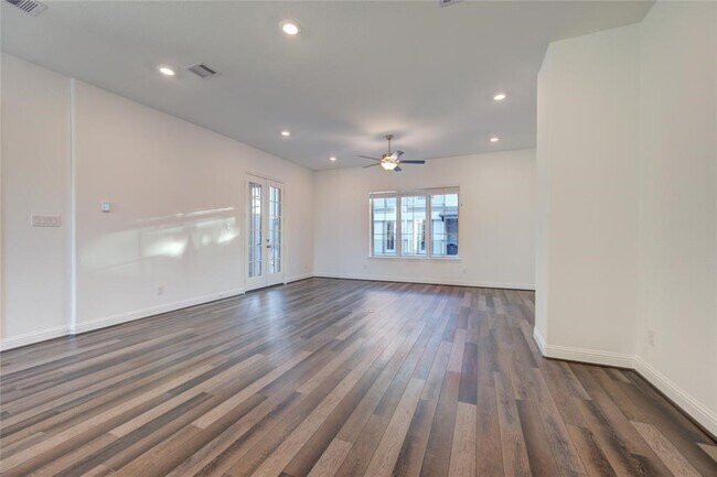 Building Photo - 1415 Adell Rose Ln