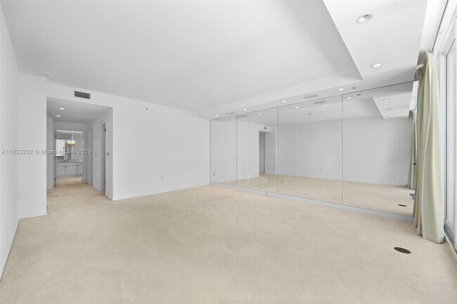 Building Photo - 9601 Collins Ave
