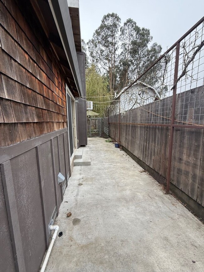 Building Photo - Updated ADU in West Santa Rosa for Rent! U...