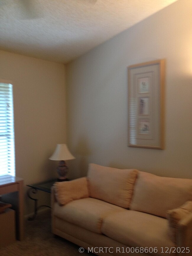 Building Photo - 16817 Oakhill Trail