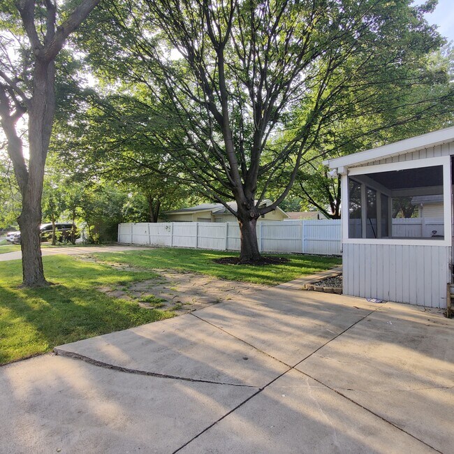Building Photo - 3403 Woodland Ave