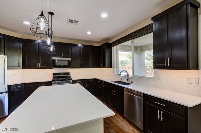 Building Photo - 7017 Pearl Hilltop Ct