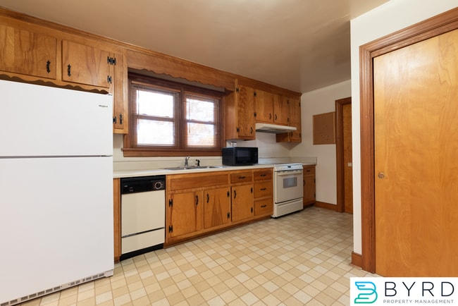 Building Photo - 2144 Skipwith Rd