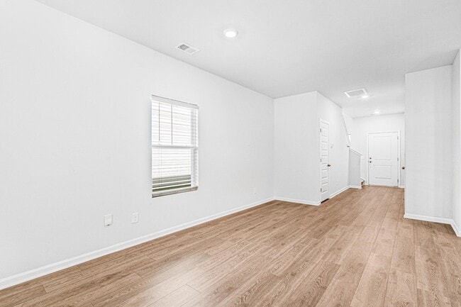 Building Photo - 504 Minim St