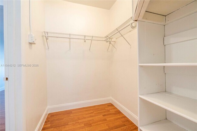 Building Photo - 7315 Harding Ave