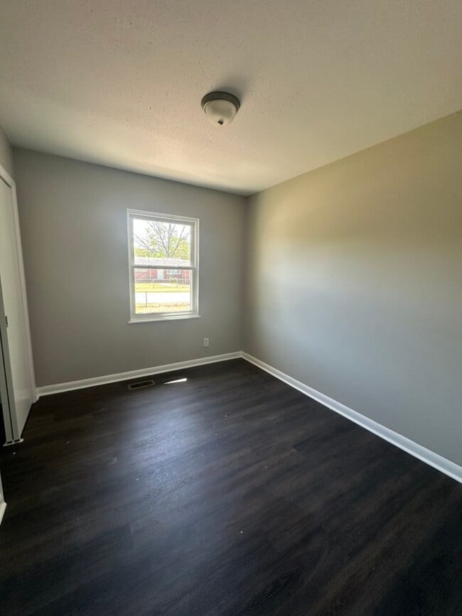 Building Photo - 2725 Heatter Ave
