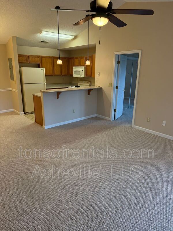 Building Photo - 149 Morningside Ln