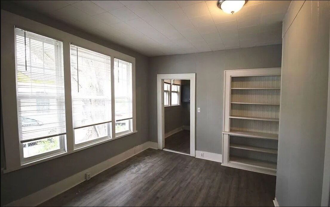 Building Photo - 2409 E 13th St