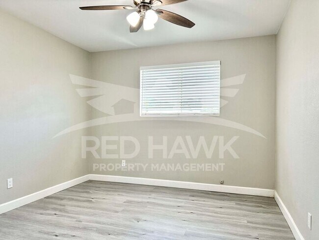 Building Photo - 117 W Del Rio Dr