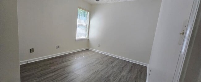 Building Photo - 345 Oakland Pl Dr