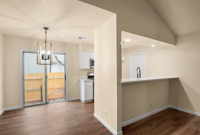 Building Photo - 10711 Lanshire Dr