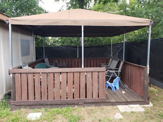 Building Photo - 2934 Chestnut Ave